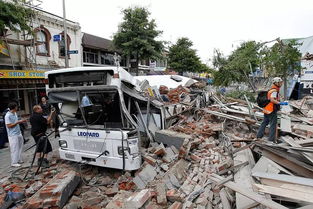 地震时躲在什么空间最安全